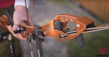 Lade das Bild in den Galerie-Viewer, Mantis X8 Archery – Shooting Performance System - MantisX.at