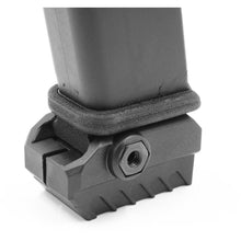 Lade das Bild in den Galerie-Viewer, MAGRAIL – Glock Kaliber 45 / 10mm | MAGAZINBODEN RAIL ADAPTER - MantisX.at
